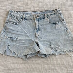 Old Navy Women’s Light Wash Distressed Denim Shorts